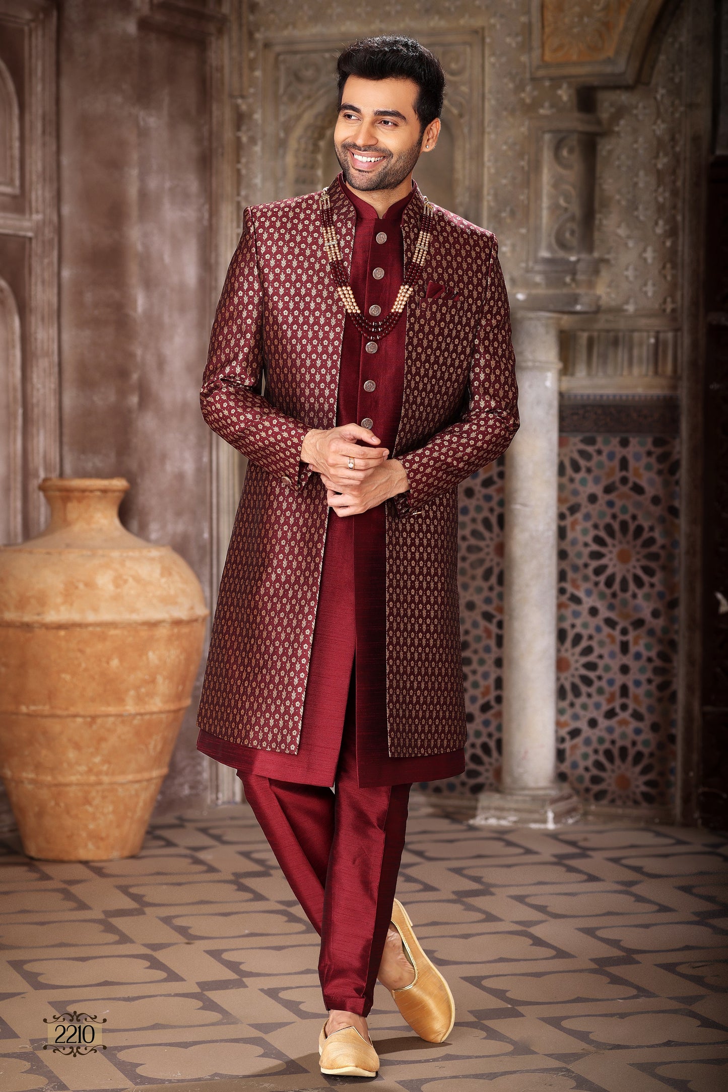 Traditional Indowestren Sherwani