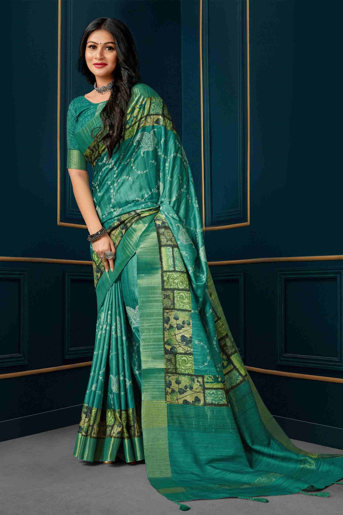 Catalog Designer Embroidery Work Saree