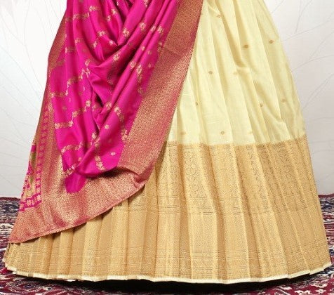 New Semi Stitiched Banarasi Lehenga Choli