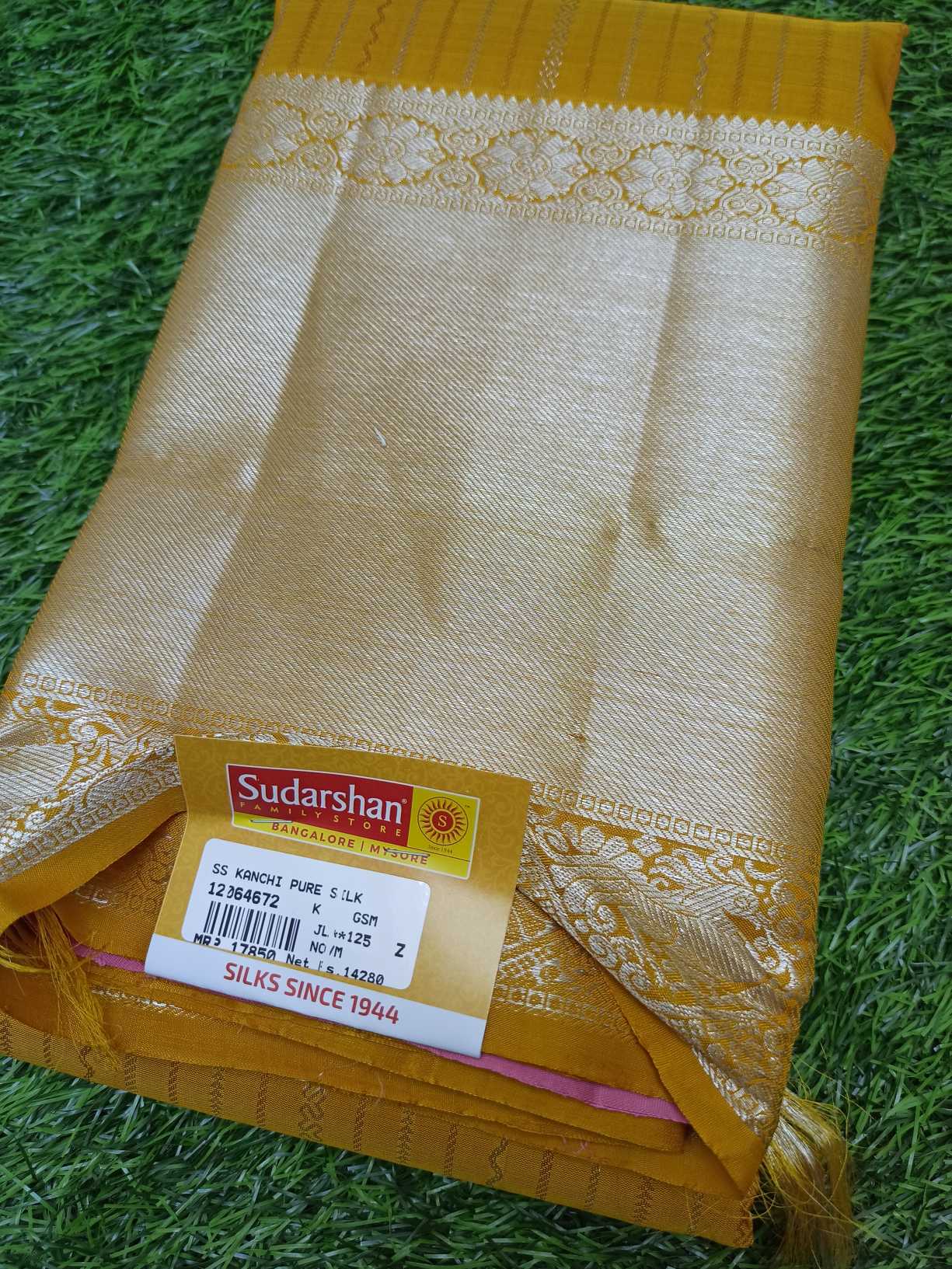 Yellow KANCHI Pure silk  Handwoven Wedding Festival Heavy Border Saree