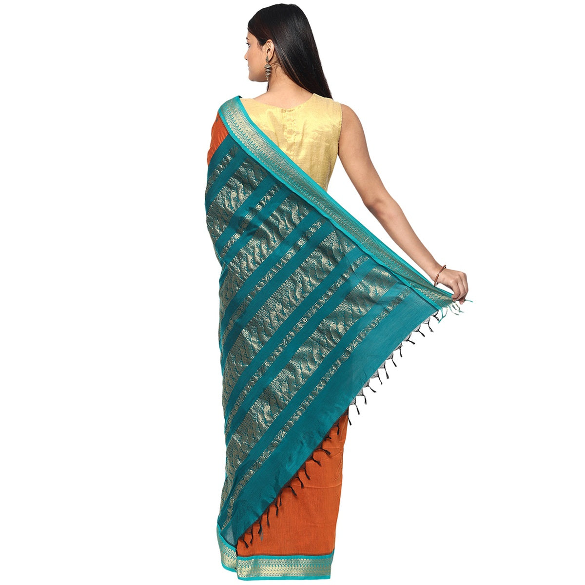 Find the Perfect Wedding Saree at Pure Pochampally Ikkat Silk Sarees –  pochampallysarees.com